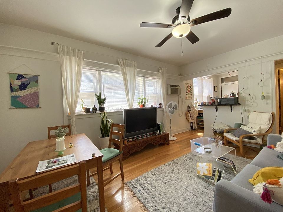 1st image of 925 W Cornelia Ave #933-2A