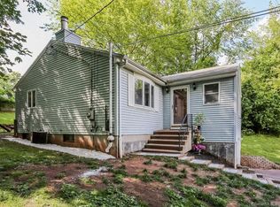 19 Oak Rd, Cromwell, CT 06416