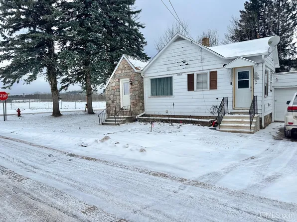 1102 Superior St, Ironwood, MI 49938