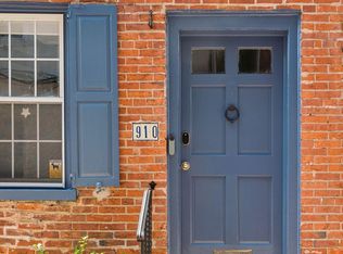 910 Waverly St, Philadelphia, PA 19147