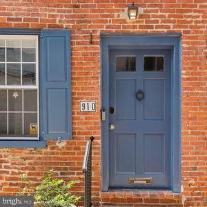 910 Waverly St, Philadelphia, PA, 19147