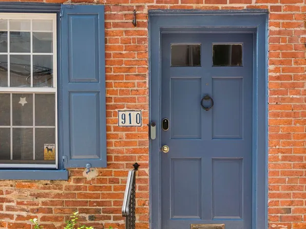 910 Waverly St, Philadelphia, PA 19147