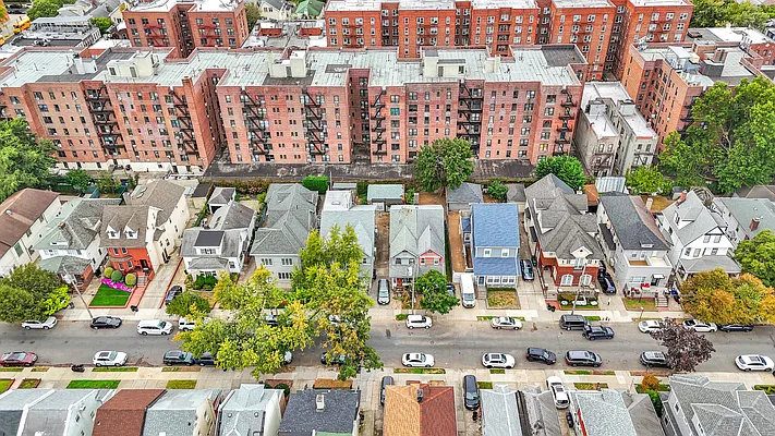 Sold by Mitra Hakimi Realty Group, LLC | media 15