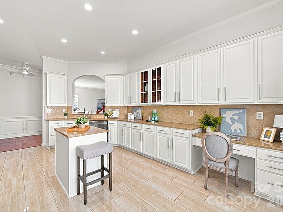 5th image of 87423 Edsen Ct