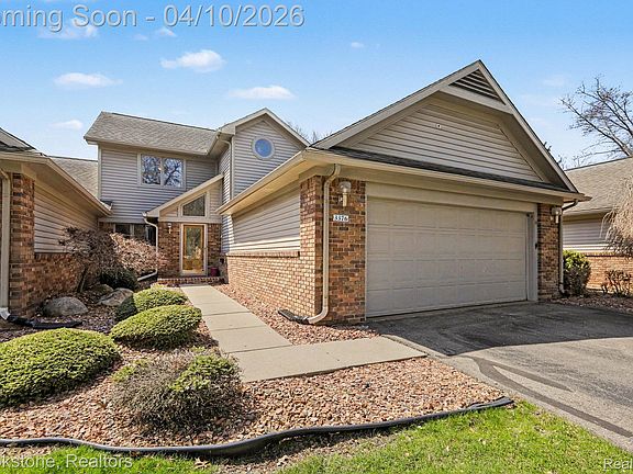 2nd image of 3376 Rivers Edge Dr