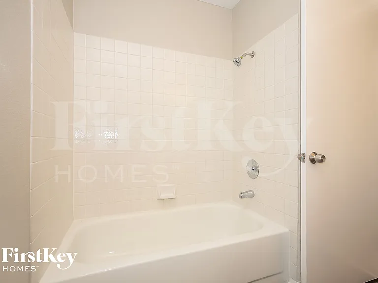 6533 Chilton Ct — Photo 14