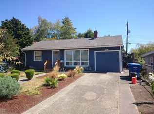 9232 32nd Ave SW, Seattle, WA 98126