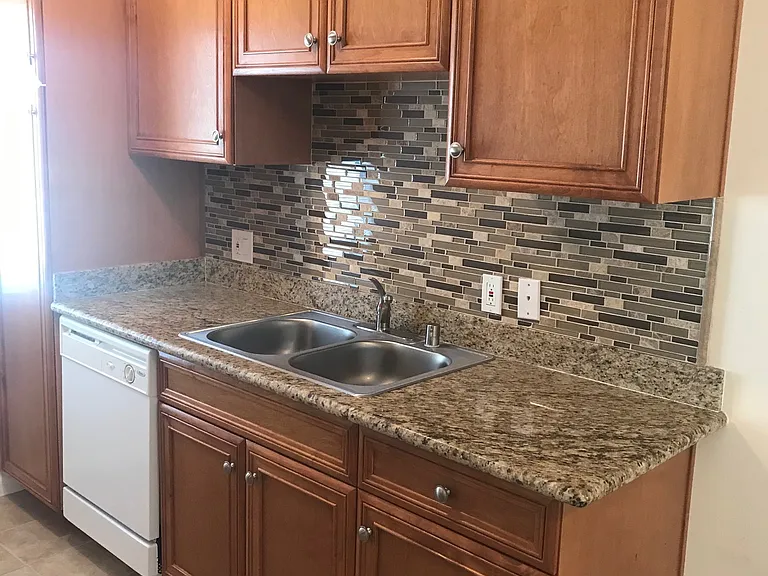 7043 Alabama Ave #104 — Photo 9