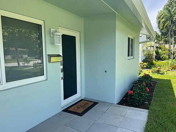 5th image of 601 NE 11th Ave