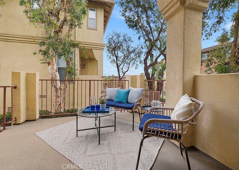 1st image of 343 W Summerfield Cir