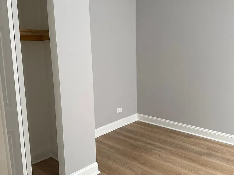 SPACIOUS 2 BEDROOM APARTMENTS AVAILABLE — Photo 36