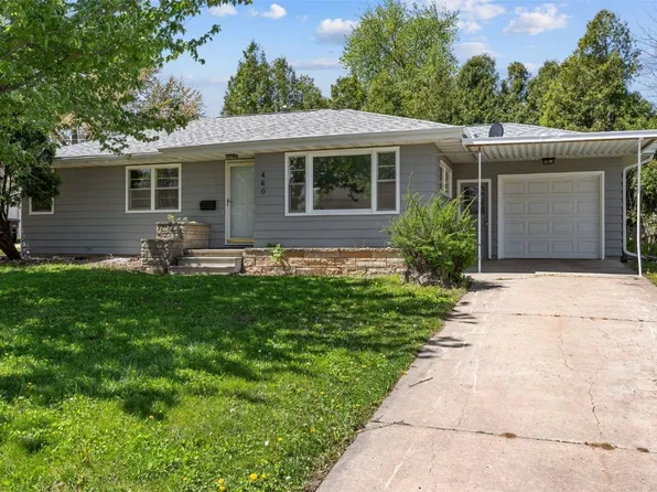 460 Hilltop Rd, Marion, IA 52302