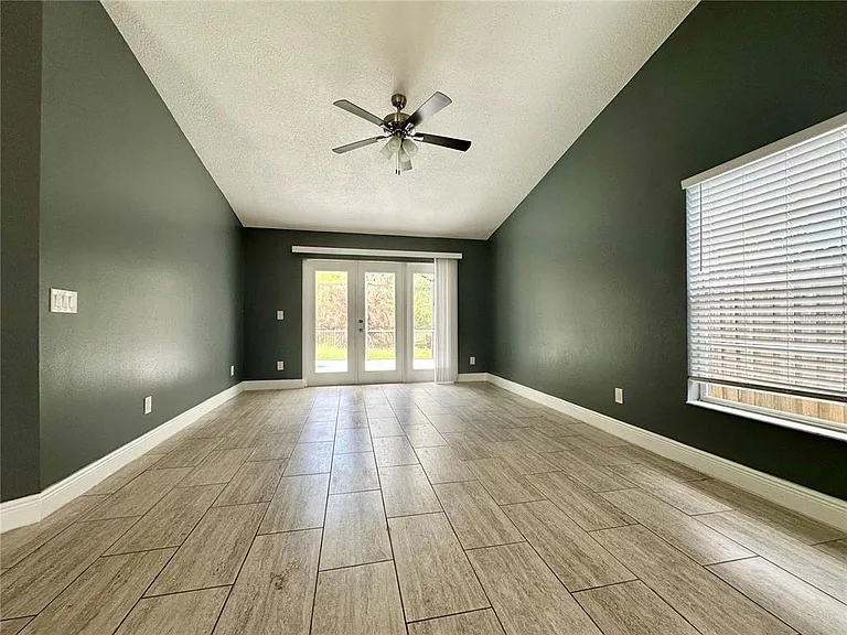 1516 Crosswind Cir — Photo 8