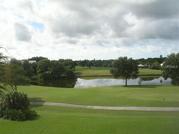 2nd image of 949 Wexford Blvd #949