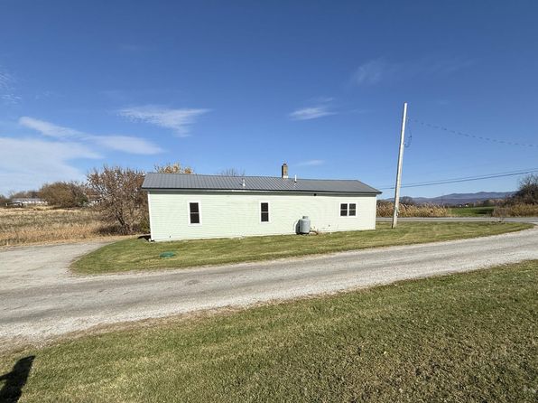 68 South Main Street, Whiting, VT 05778