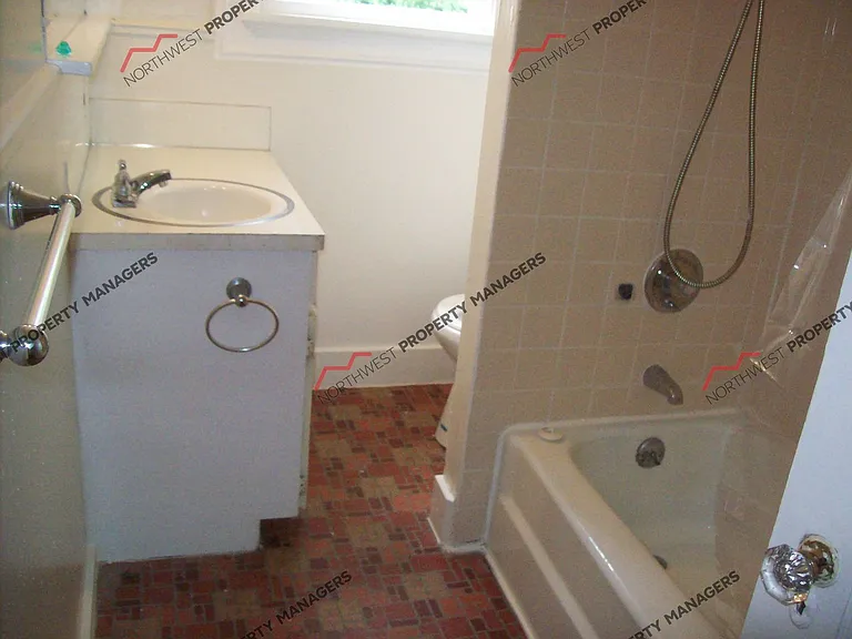 1767 SW Snively Ave — Photo 8