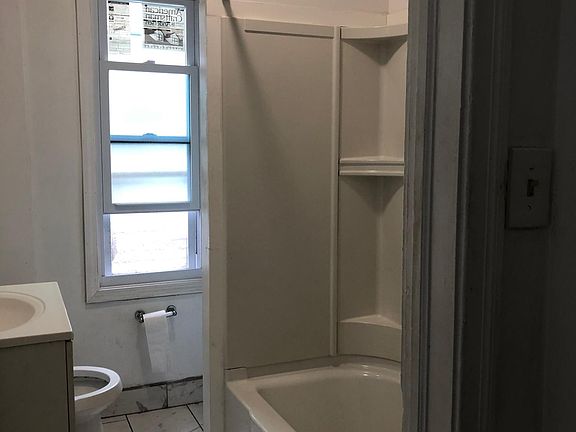 3rd image of 3340 Royal Ave #2