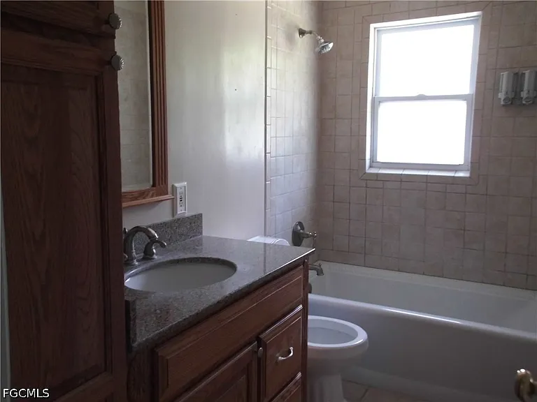 426 Hamilton Ave — Photo 13