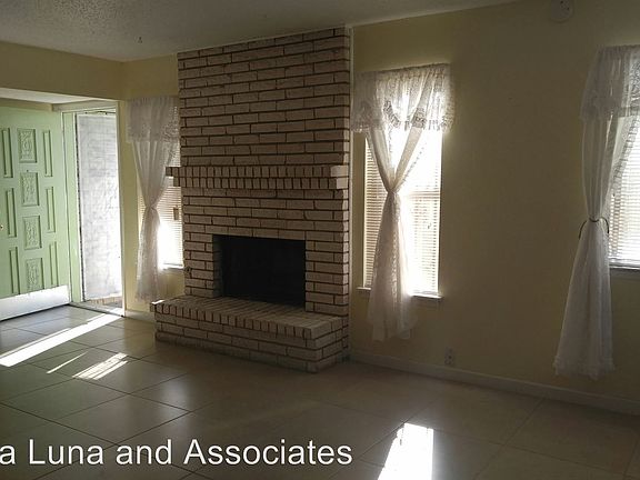 3rd image of 2900 E Glen Dr #A