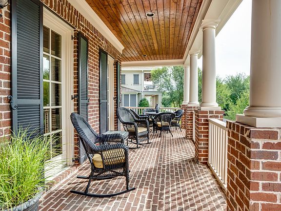 4th image of 707 Stonewater Blvd