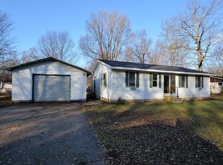 9561 Oaklane Dr, Montague, MI 49437