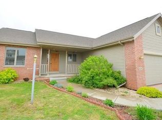 124 Marcie Dr, Brooklyn, WI 53521