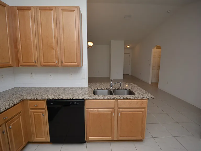 33 Rosecroft Ln #B — Photo 28