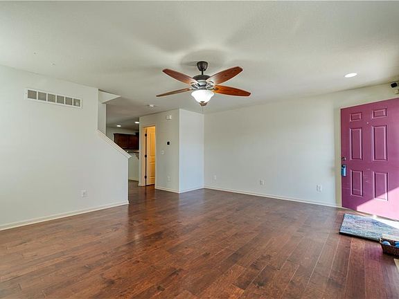 5th image of 14332 Overhill Ave