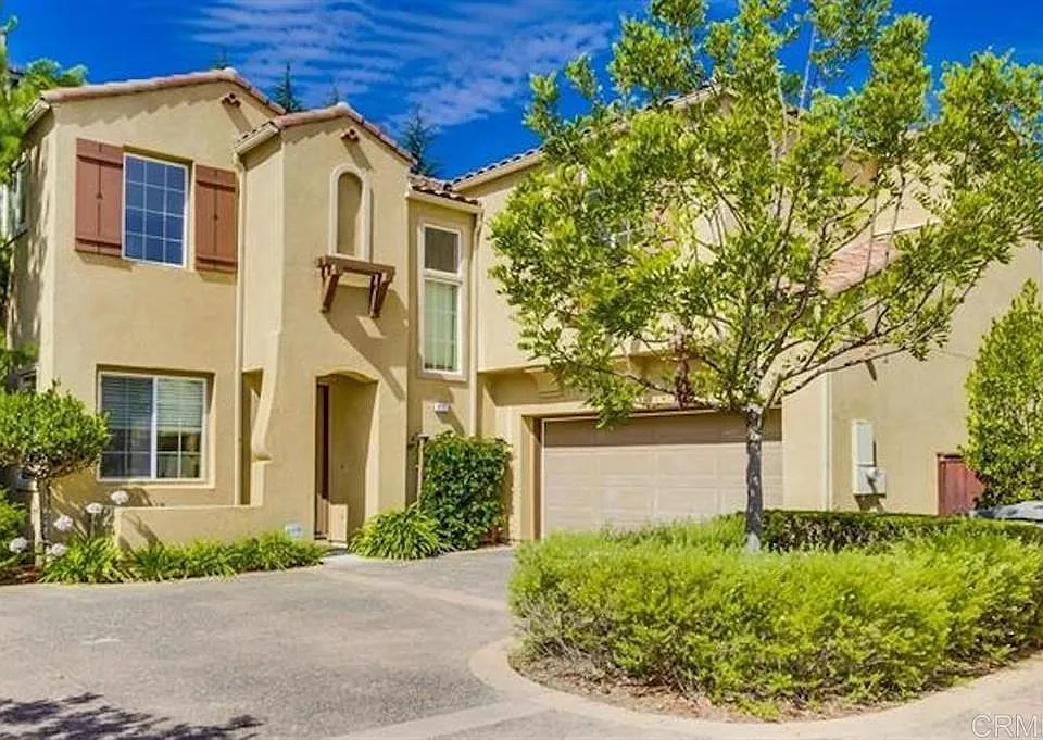 912 Mira Lago Way