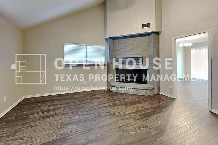 845 Whitehall Dr — Photo 3