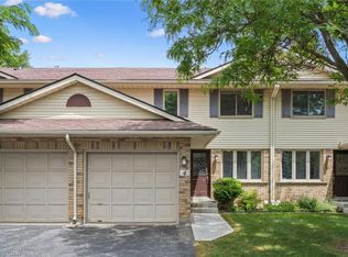 375 Kingscourt Dr #4, Waterloo, ON N2K3N7