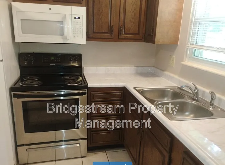 48 Candlewood Ct — Photo 6
