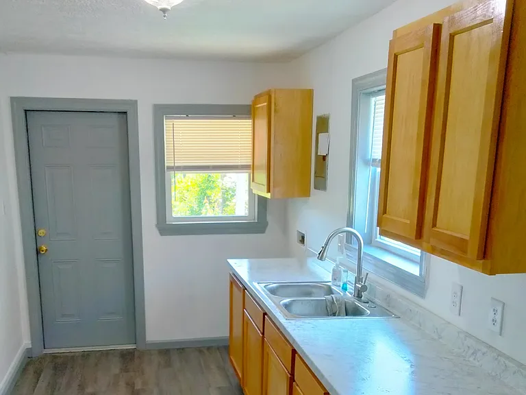 307 Apple Ave — Photo 5