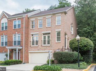 11443 Summer House Ct, Reston, VA 20194