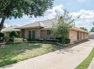 3908 Country Club Dr W, Irving, TX 75038