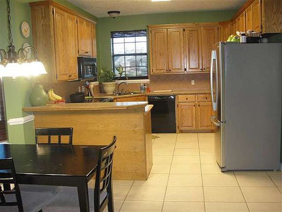 5th image of 118 Corley Cir