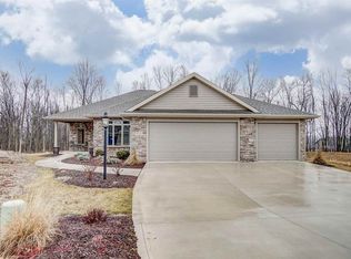 9215 Colchester Ter, Fort Wayne, IN 46825