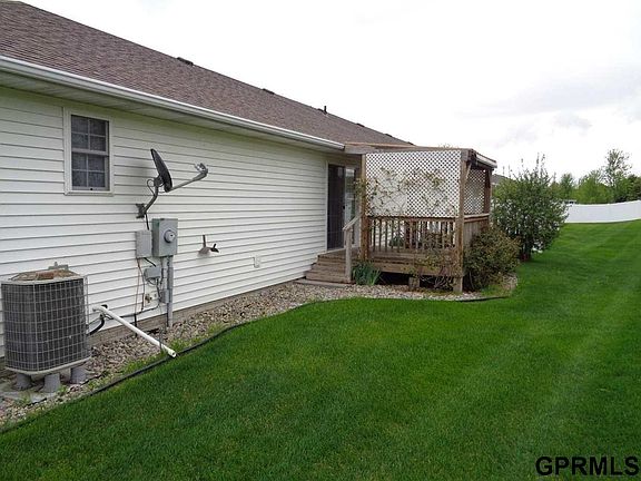 2nd image of 215 W Sloup Dr