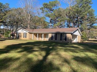 10541 Saint Francis Dr, Philadelphia, MS 39350