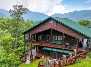 100 Chestnut Oak Rdg, Robbinsville, NC 28771