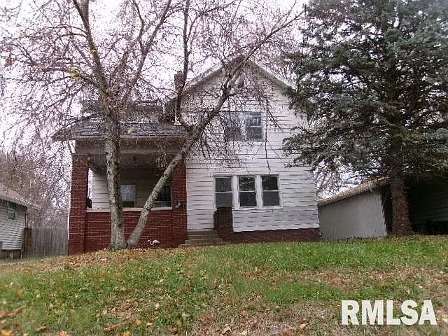 1410 N Douglas St photo 1