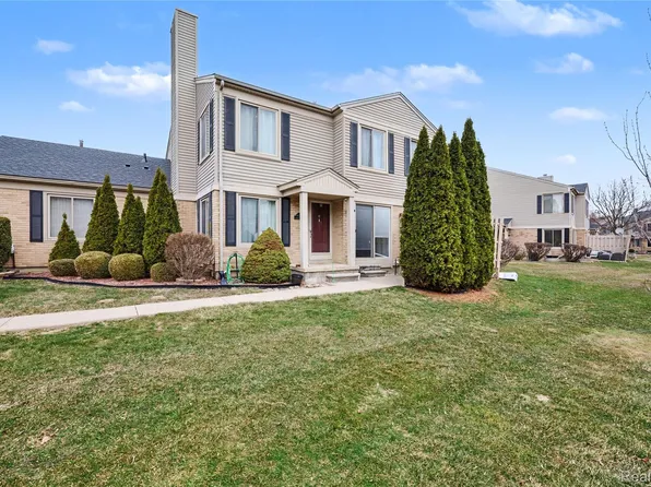 44582 Connecticut Ct, Clinton Township, MI 48038