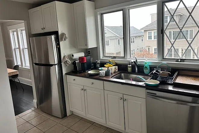 5 bed, 9999 sqft, $7,000 — Photo 4