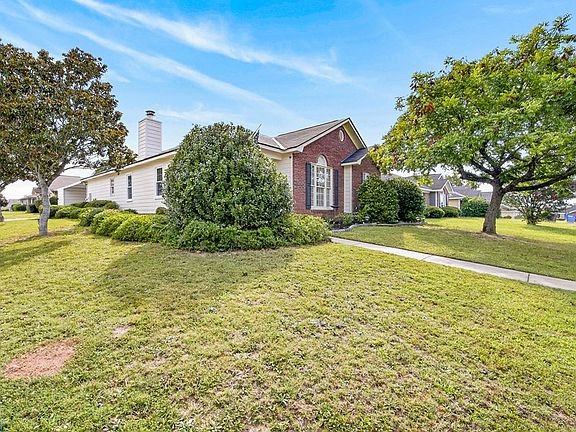 3rd image of 7072 Oakbrook Dr