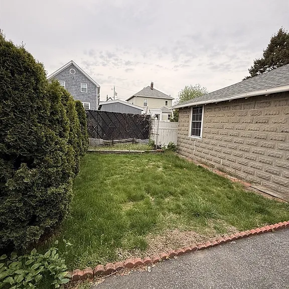 35-37 Springdale St #35 — Photo 24