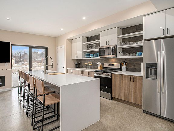 5th image of 7410 Lake Solis Dr #23