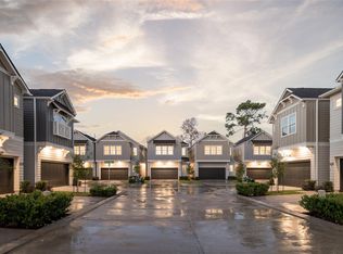 5204 Amber Sunrise Dr, Houston, TX 77018