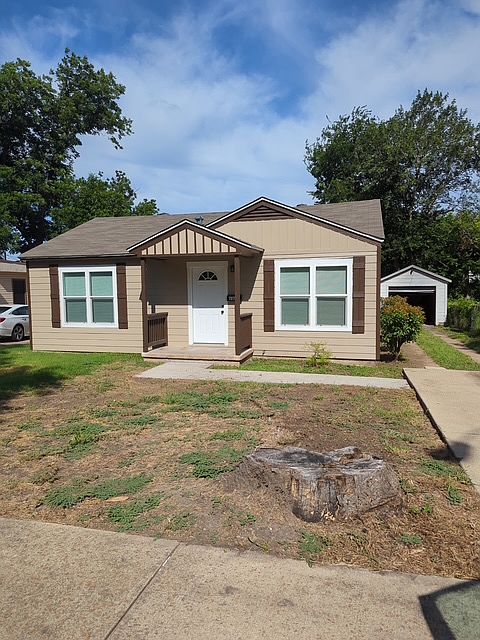 Front with Garage view