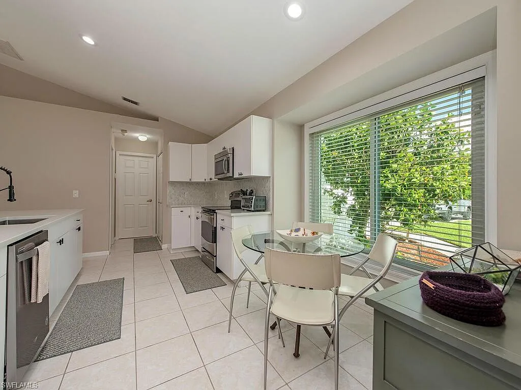 3 bed, 2.0 bath, 1500 sqft, $9,000 — Photo 4