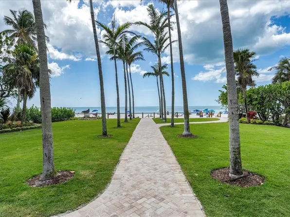 209 8th Ave S #209B, Naples, FL 34102